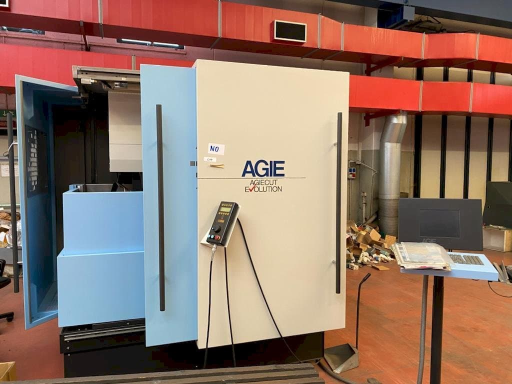 Koneen AGIE AGIEMATIC + AGIEPULS 60 HSF etunäkymä
