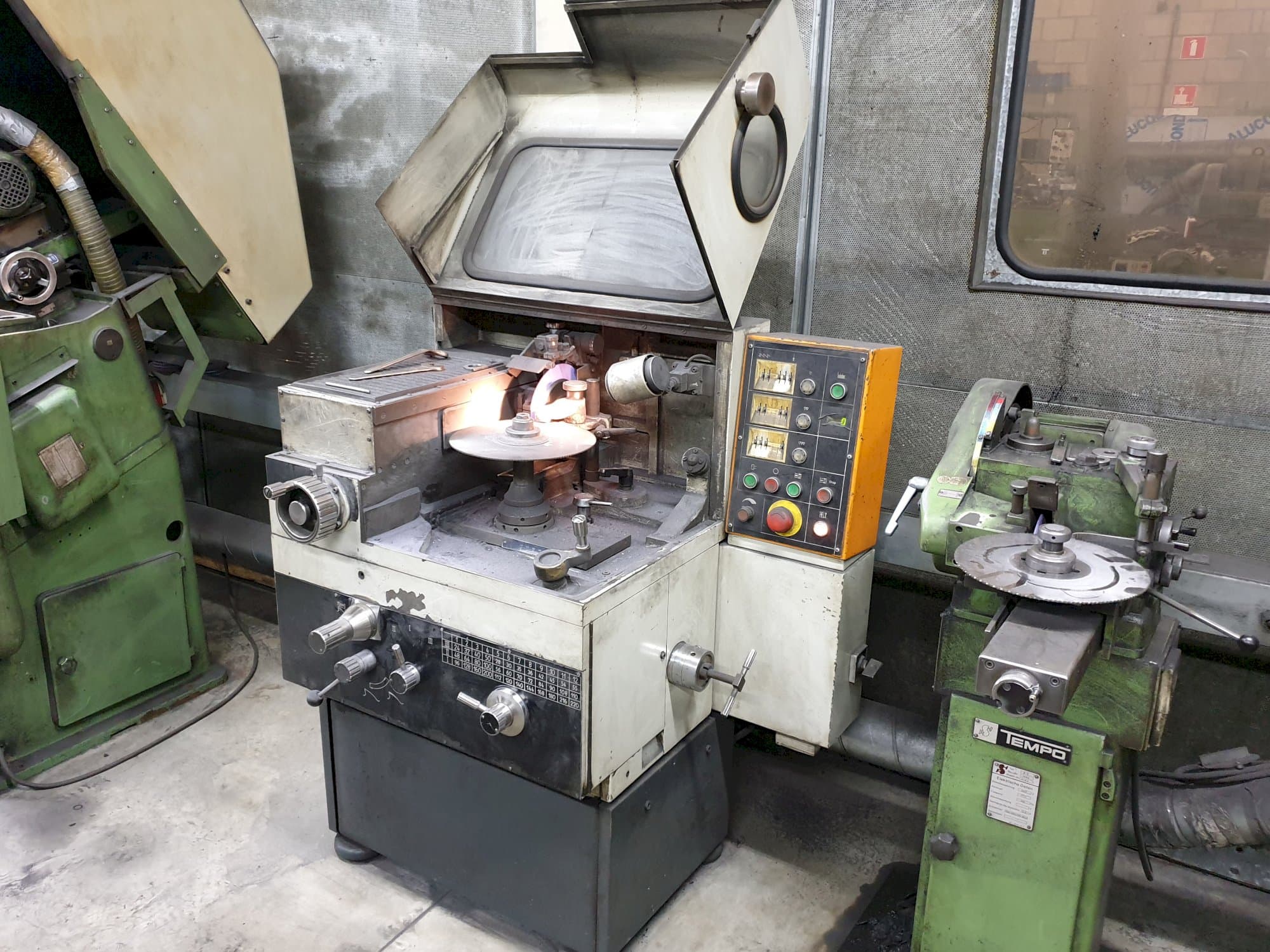 Koneen Loroch oikea näkymä K400