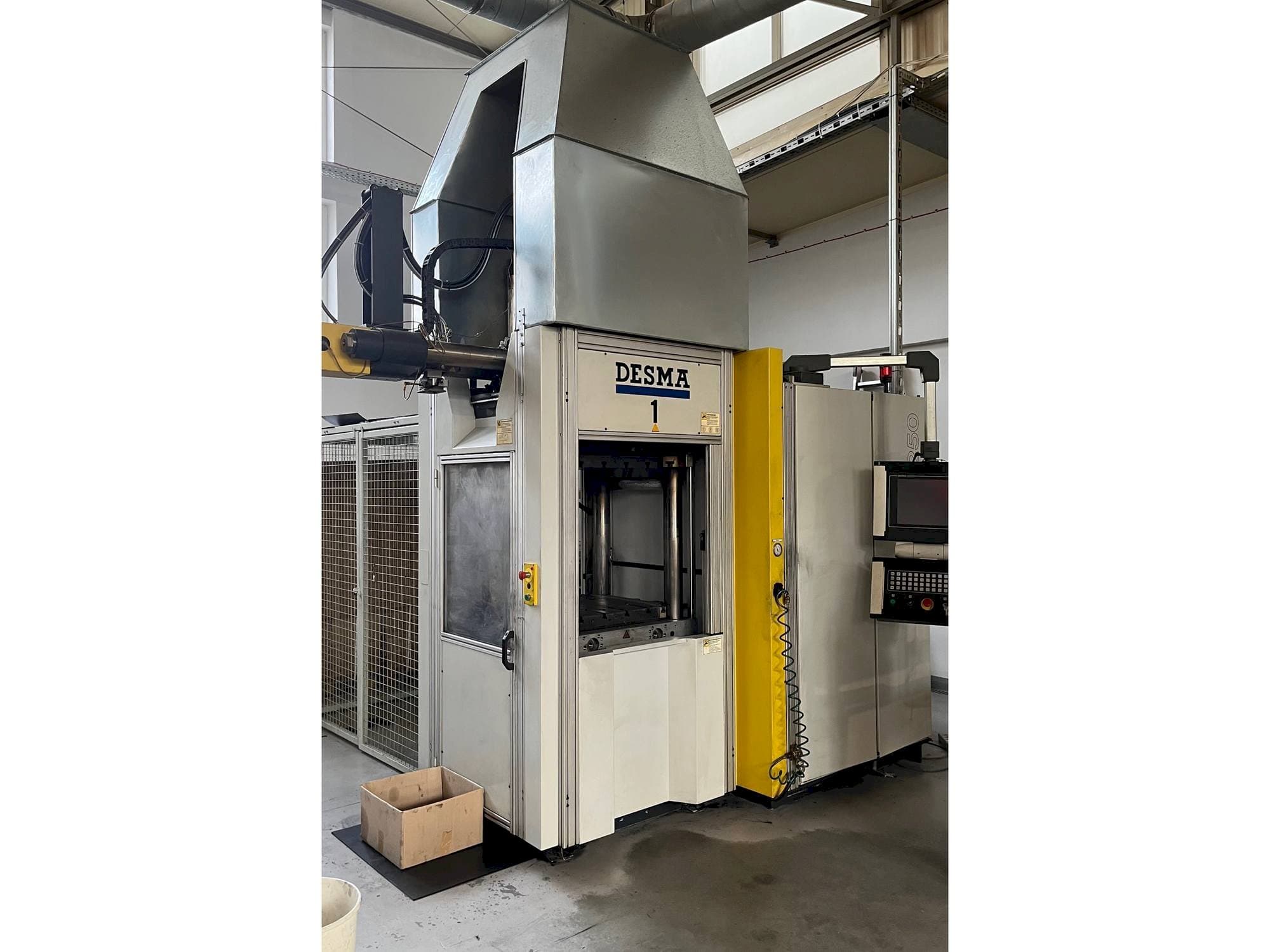 Koneen  Kloeckner Desma 968.250 ZO etunäkymä