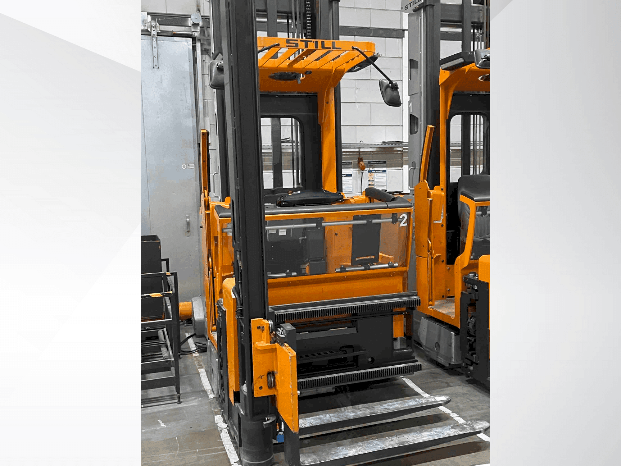 Koneen STILL MX-X 48v TE 3400 etunäkymä