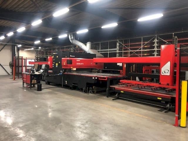 Koneen AMADA LC 2415 Alpha IV NT etunäkymä