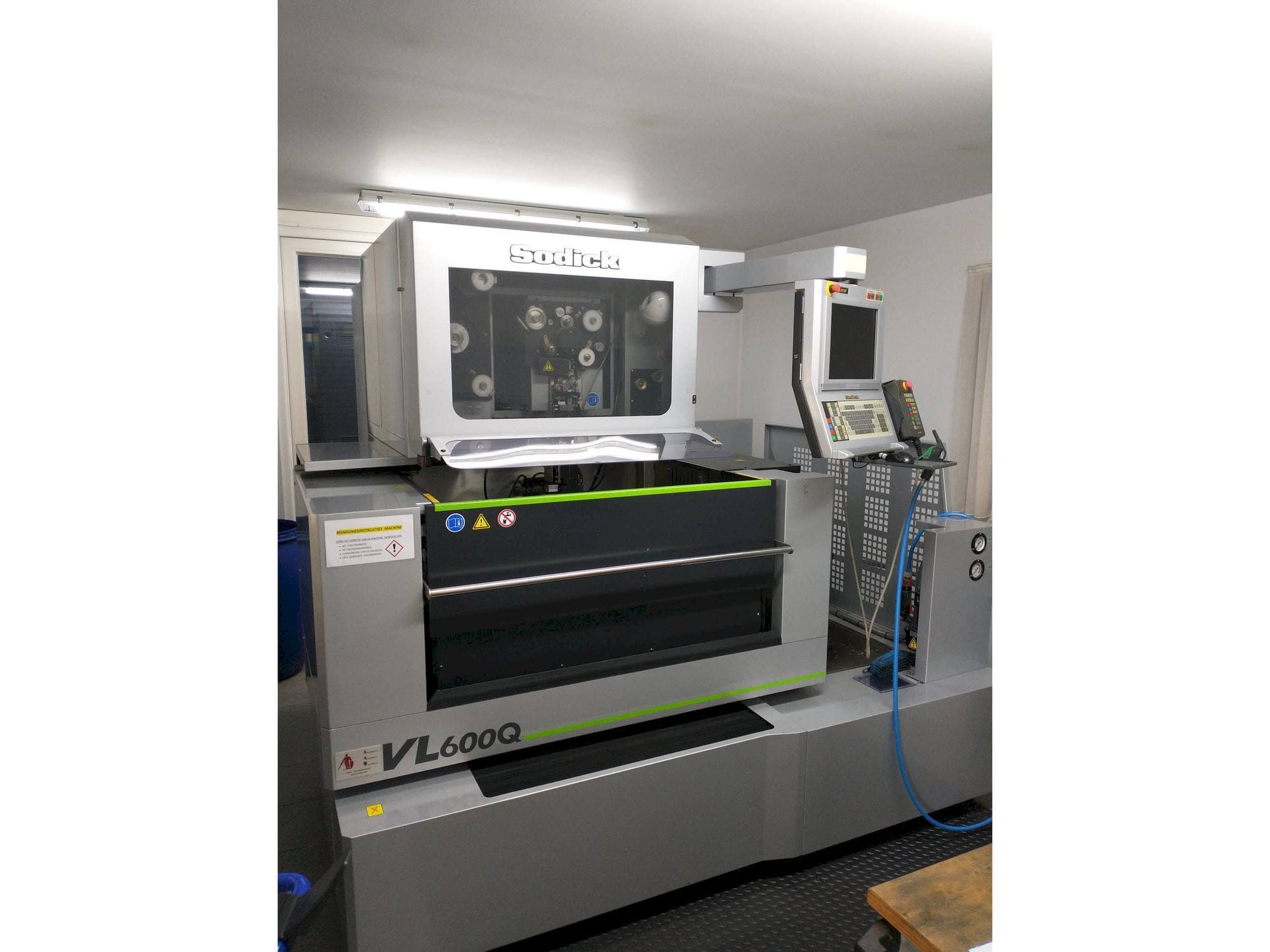 Koneen Sodick VL600Q etunäkymä