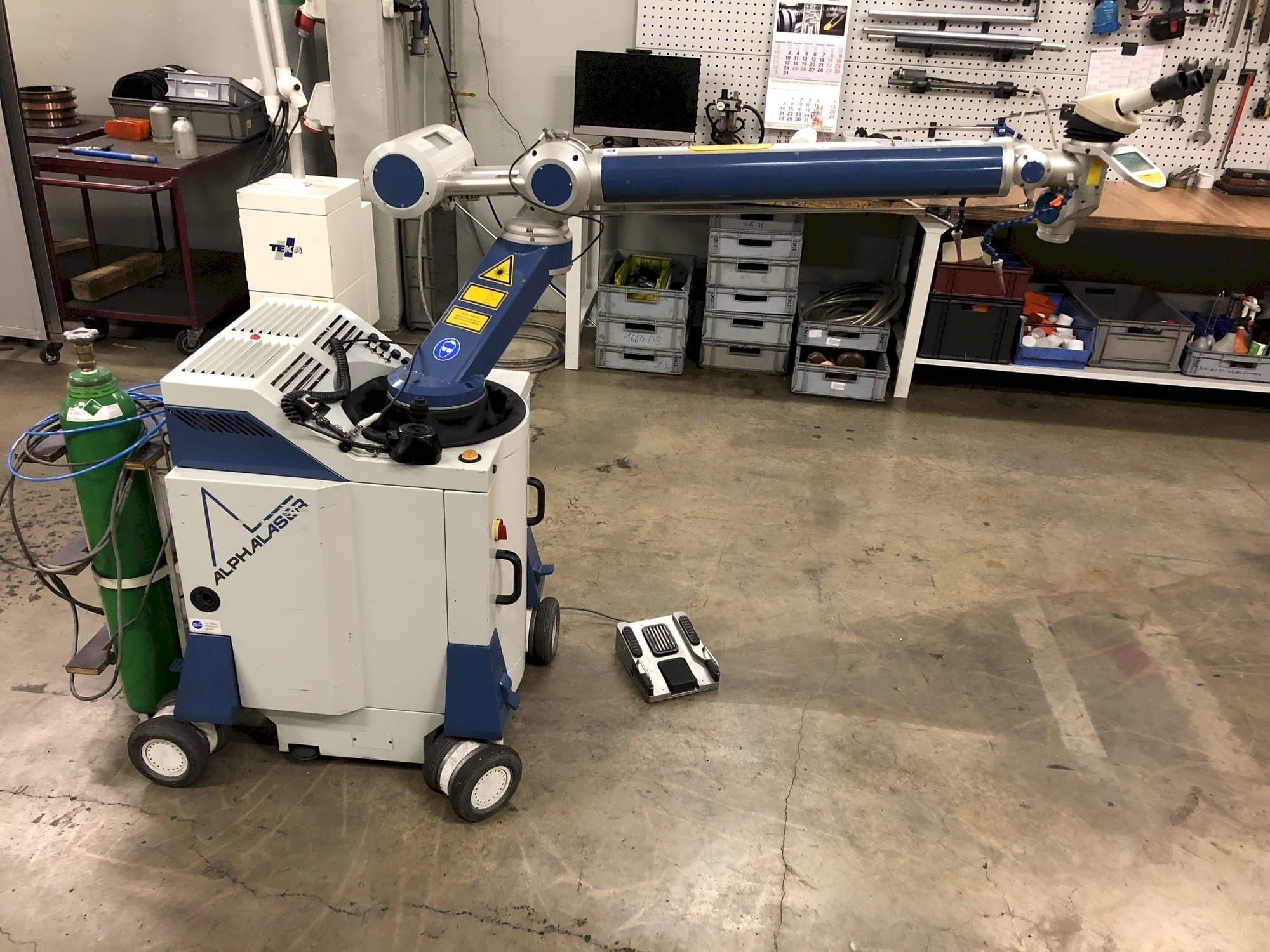 Koneen  ALPHA LASER ALM 200 vasen näkymä