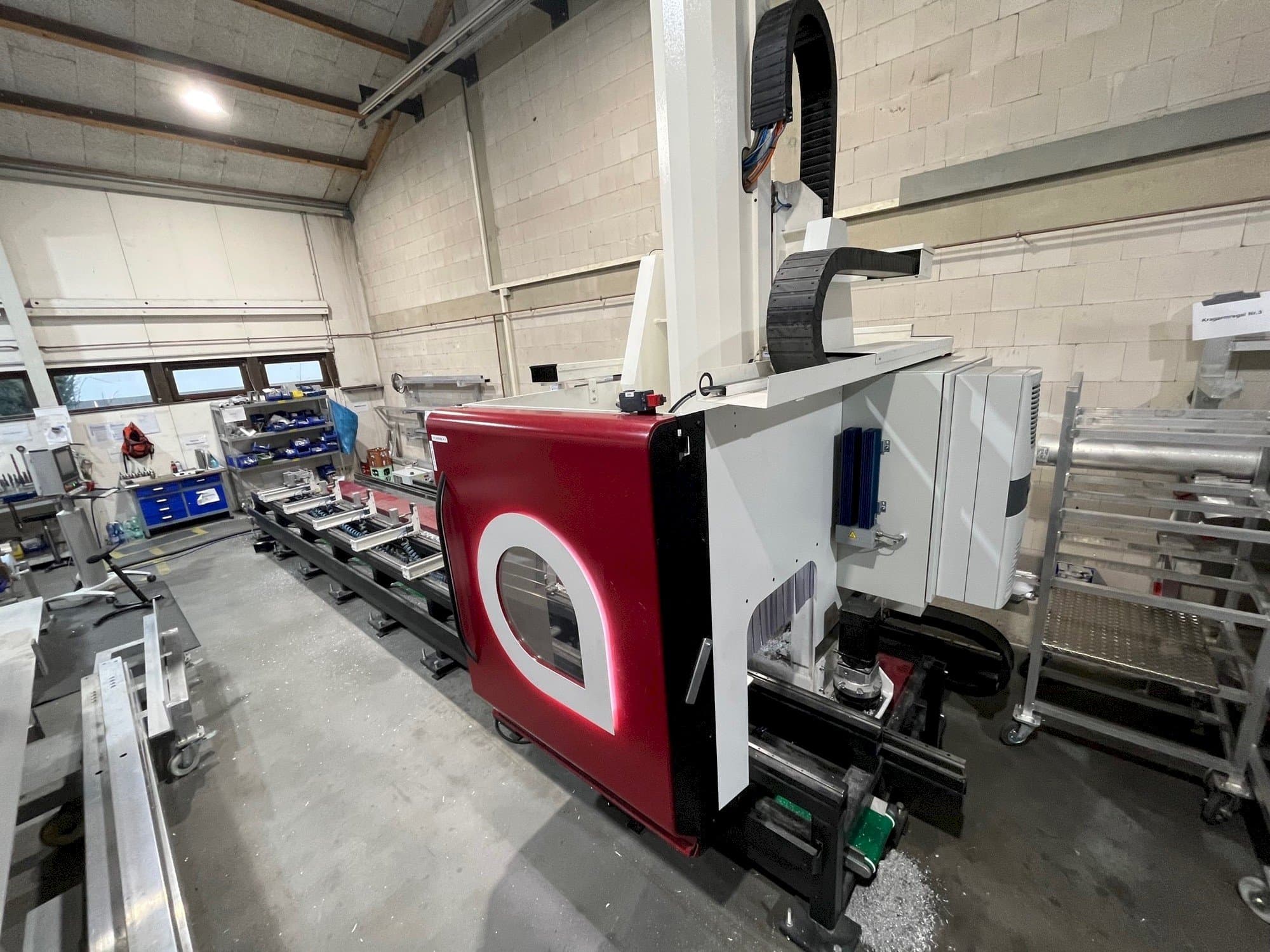 Koneen Austen AX 607 etunäkymä