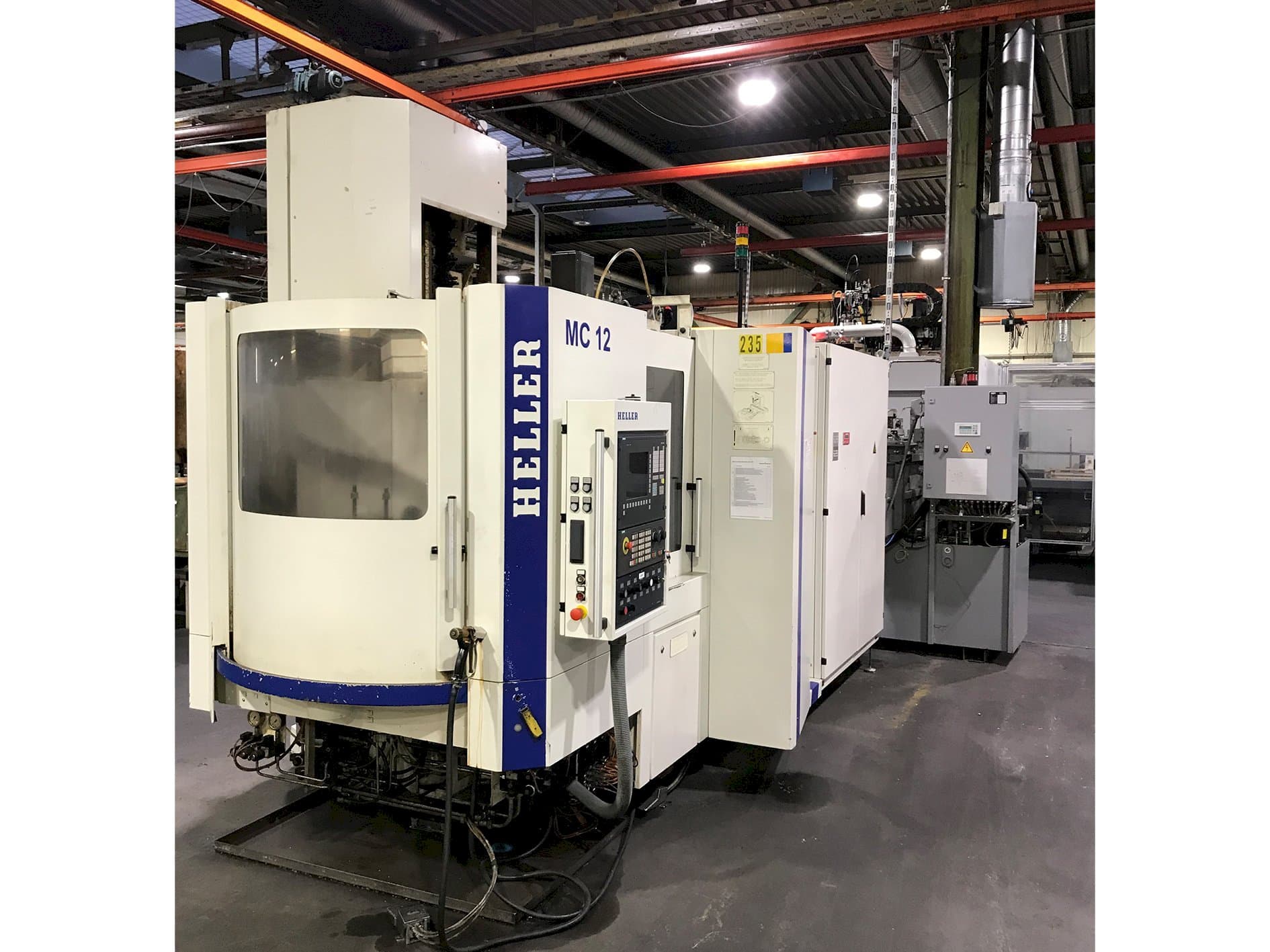 Koneen HELLER MC 12 etunäkymä