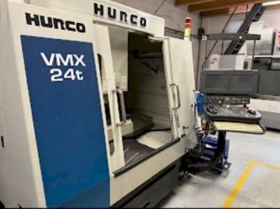 Koneen Hurco VMX 24 T vasemman sivun näkymä