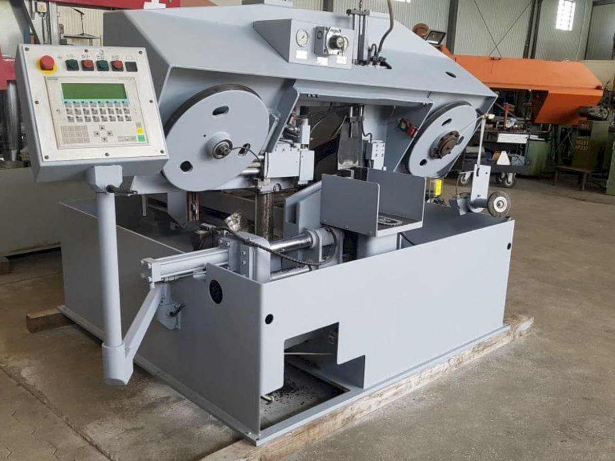 Koneen  FORTE SBA 271 etunäkymä