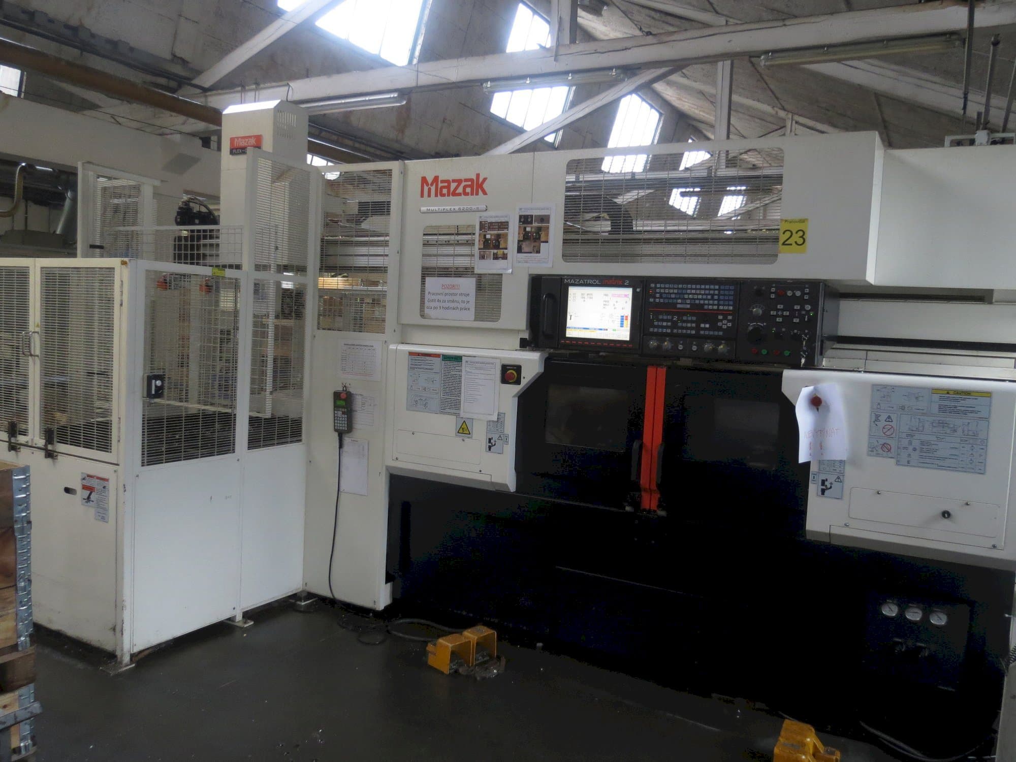Koneen  Mazak Multiplex 6200-II etunäkymä