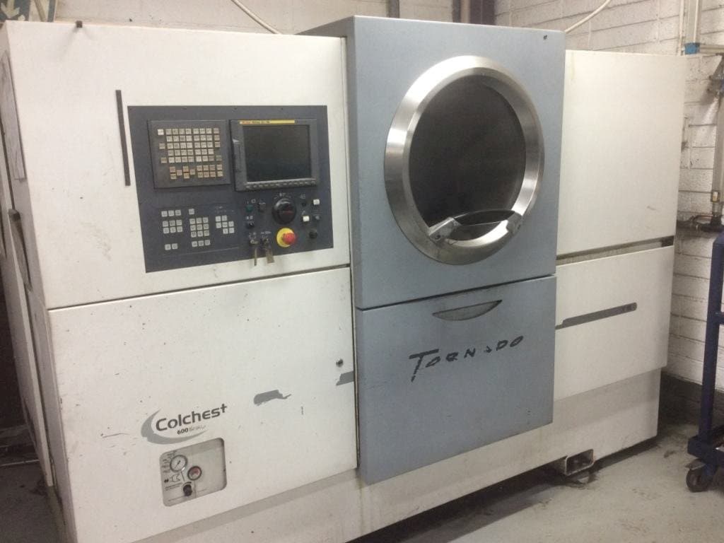 Koneen Colchester Tornado T8 etunäkymä