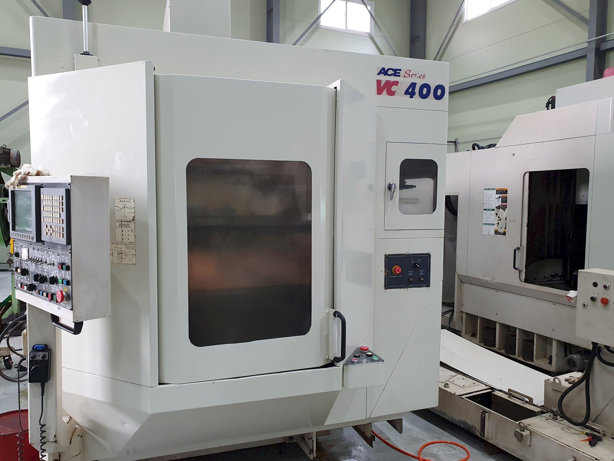 Koneen DAEWOO Doosan Ace VC400 etunäkymä