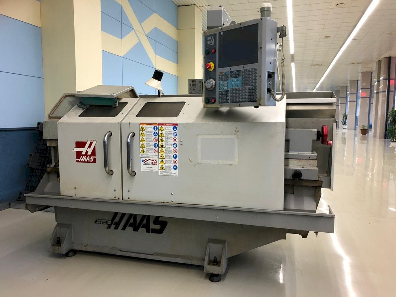 Koneen HAAS TL-2HE etunäkymä