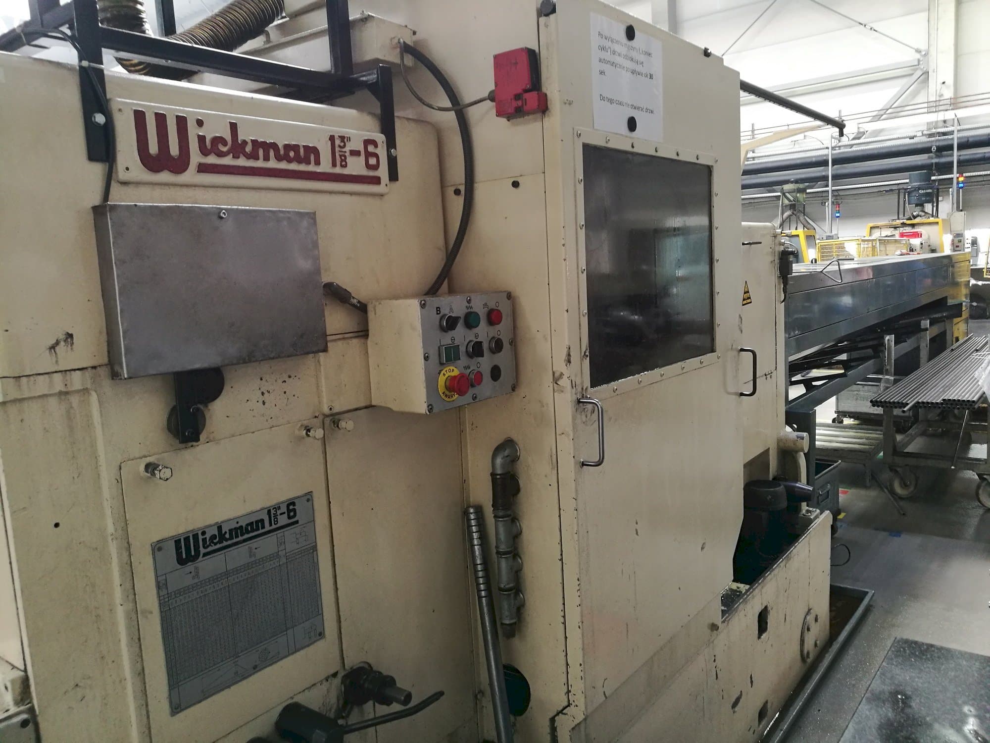 Koneen Wickman 1 3/8"-6 etunäkymä