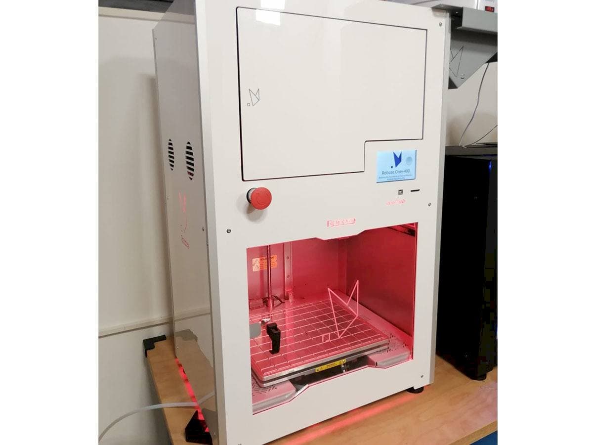 Koneen  Roboze One Plus 400 etunäkymä