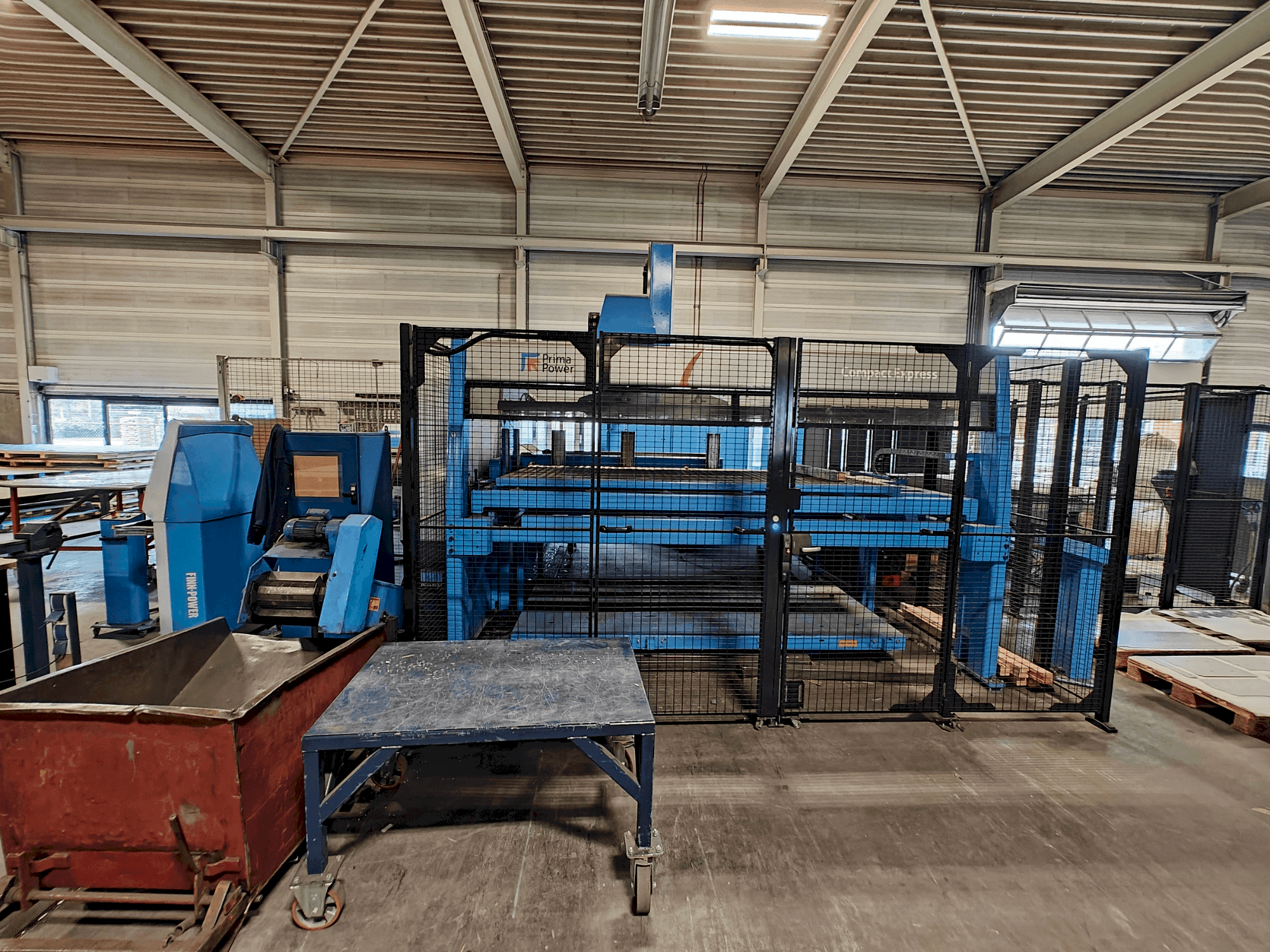 Koneen Finn-Power C6 + Compact Express etunäkymä