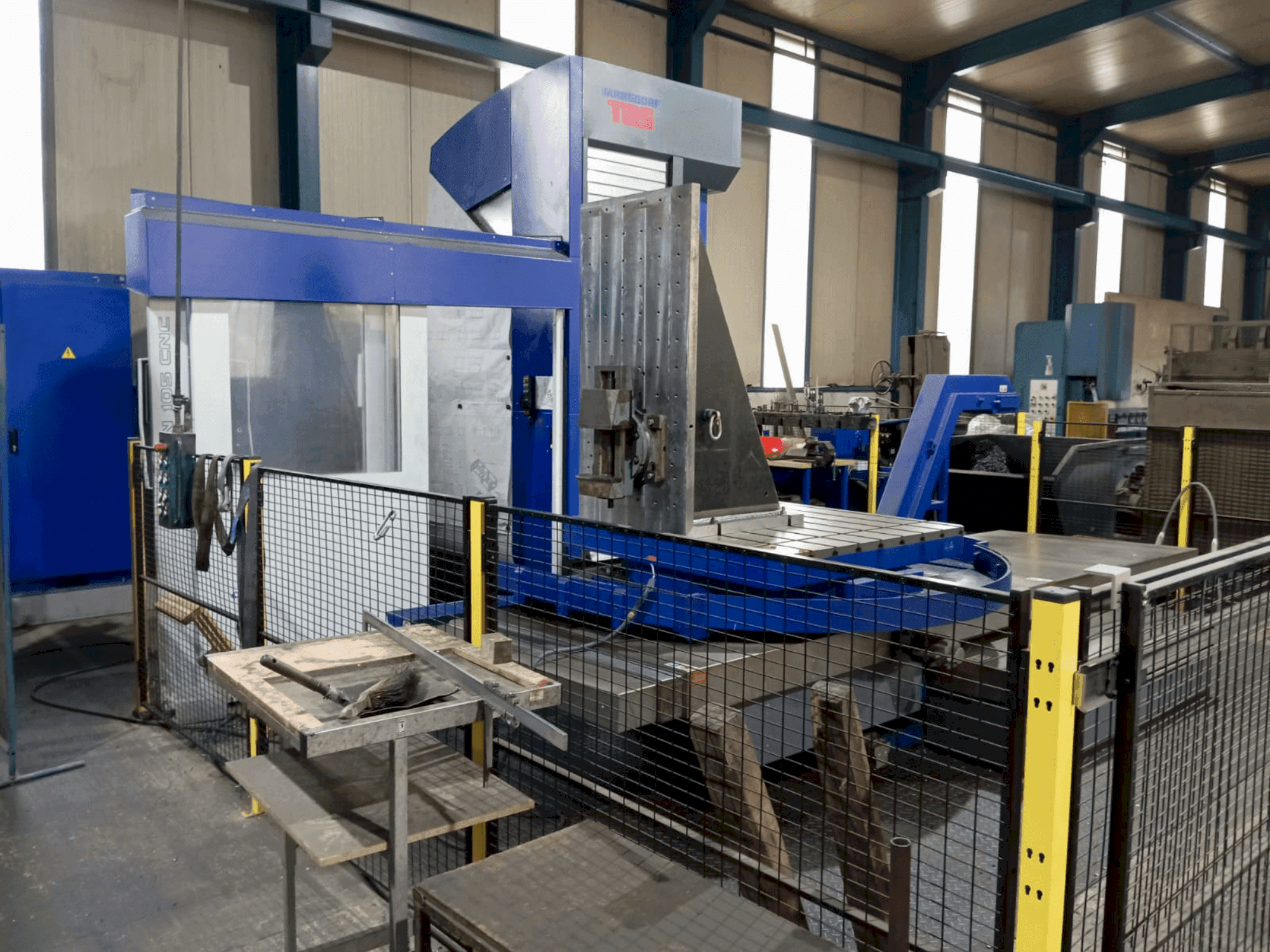 Koneen  TOS Vansdorf WHQ 105 etunäkymä