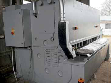 Koneen ERMAKSAN HVR 3100-16 etunäkymä