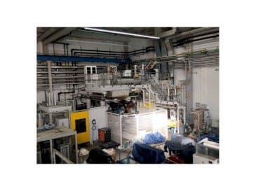 Koneen EXTRAPLAST 140to etunäkymä