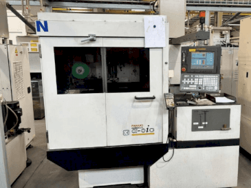 Koneen FANUC Robocut alpha-0iC etunäkymä