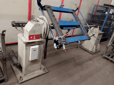 Koneen  IGM Welding Robot System etunäkymä