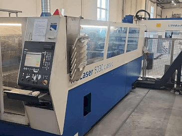 Koneen TRUMPF TruLaser 5030 classic etunäkymä