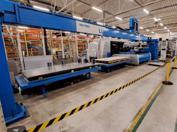 Koneen  Finn-Power L6 laser + LU3000 etunäkymä