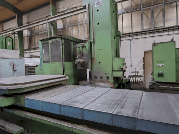 Koneen TOS WHN 13.8 CNC etunäkymä