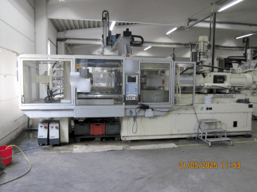 Koneen Krauss Maffei 350-2700 C2 etunäkymä