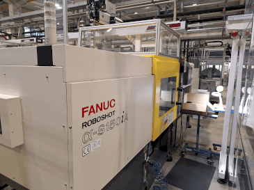 Koneen  FANUC Roboshot S150iA etunäkymä