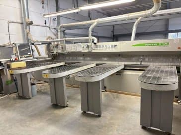 Koneen  SELCO WNTR 710 etunäkymä