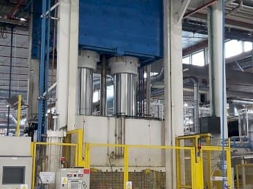 Koneen Pinette 1500 Ton etunäkymä