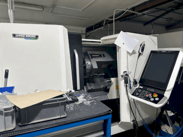 Koneen DMG MORI CLX 350 V4 etunäkymä