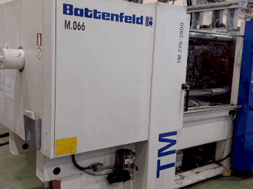 Koneen  Battenfeld TM 270 / 2800 etunäkymä