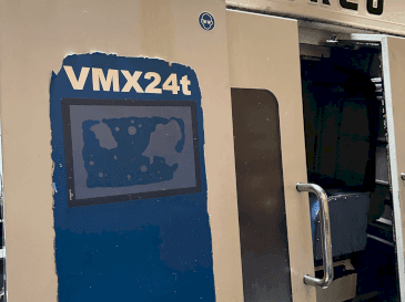Koneen Hurco VMX24t etunäkymä