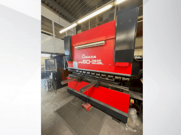 Koneen AMADA HFE 80-25 L etunäkymä