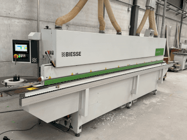Koneen BIESSE Jade 240 etunäkymä