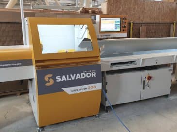 Koneen SALVADOR Superpush 200 etunäkymä