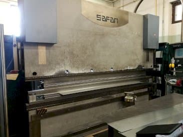 Koneen Safan vasen näkymä CNCL-K 120-3100 TS1