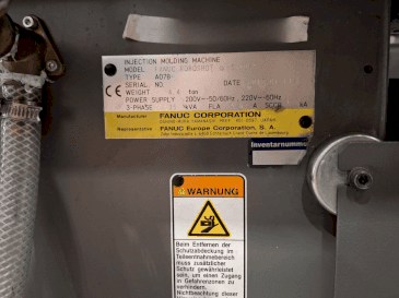 Koneen  FANUC Roboshot S100iA etunäkymä