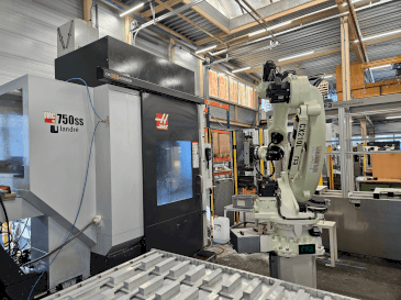 Koneen HAAS UMC-750SS etunäkymä