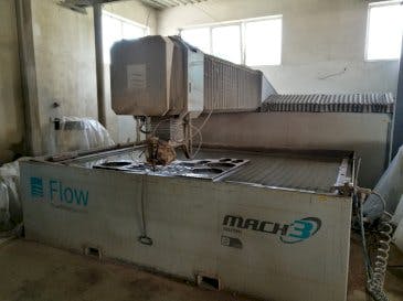 Koneen  Flow Mach3-3020b etunäkymä