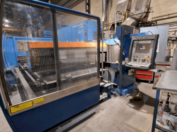 Koneen Prima Industrie PLATINO 1530 etunäkymä