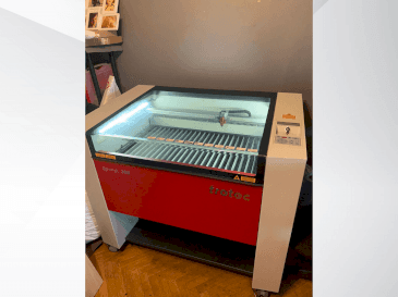 Koneen Trotec Speedy 360 etunäkymä