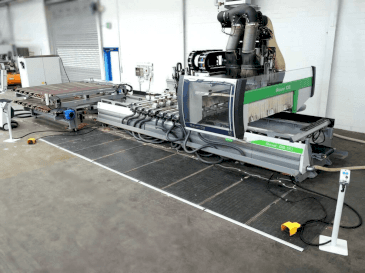 Koneen BIESSE Rover C6 etunäkymä