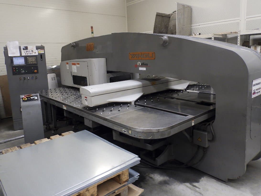 Koneen Yangli vasen näkymäT30