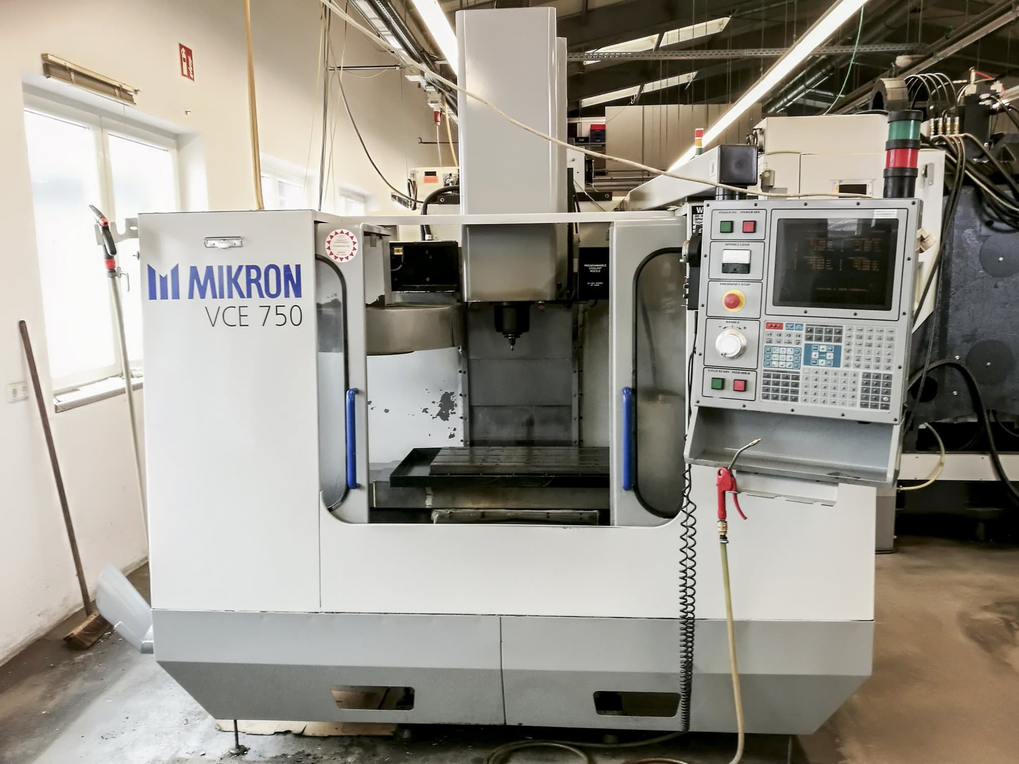 Koneen HAAS etunäkymäVCE 750