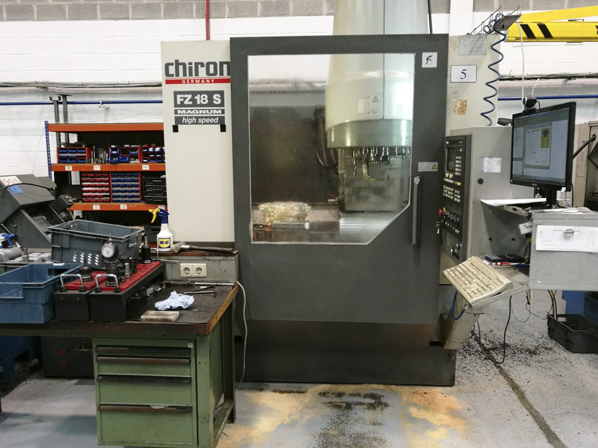 Koneen Chiron etunäkymäFZ18 S Magnum