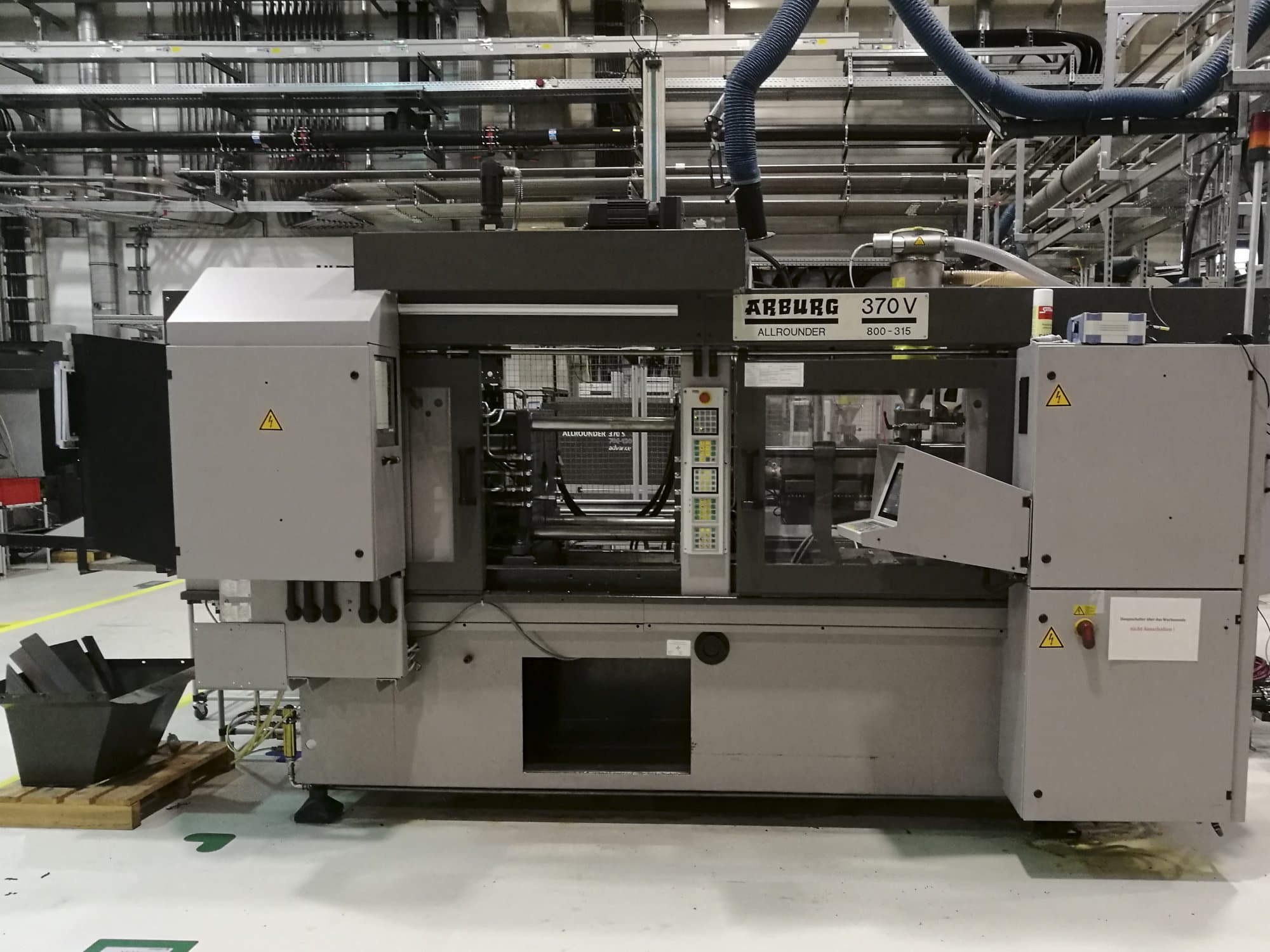 Koneen Arburg etunäkymä370V 800-315