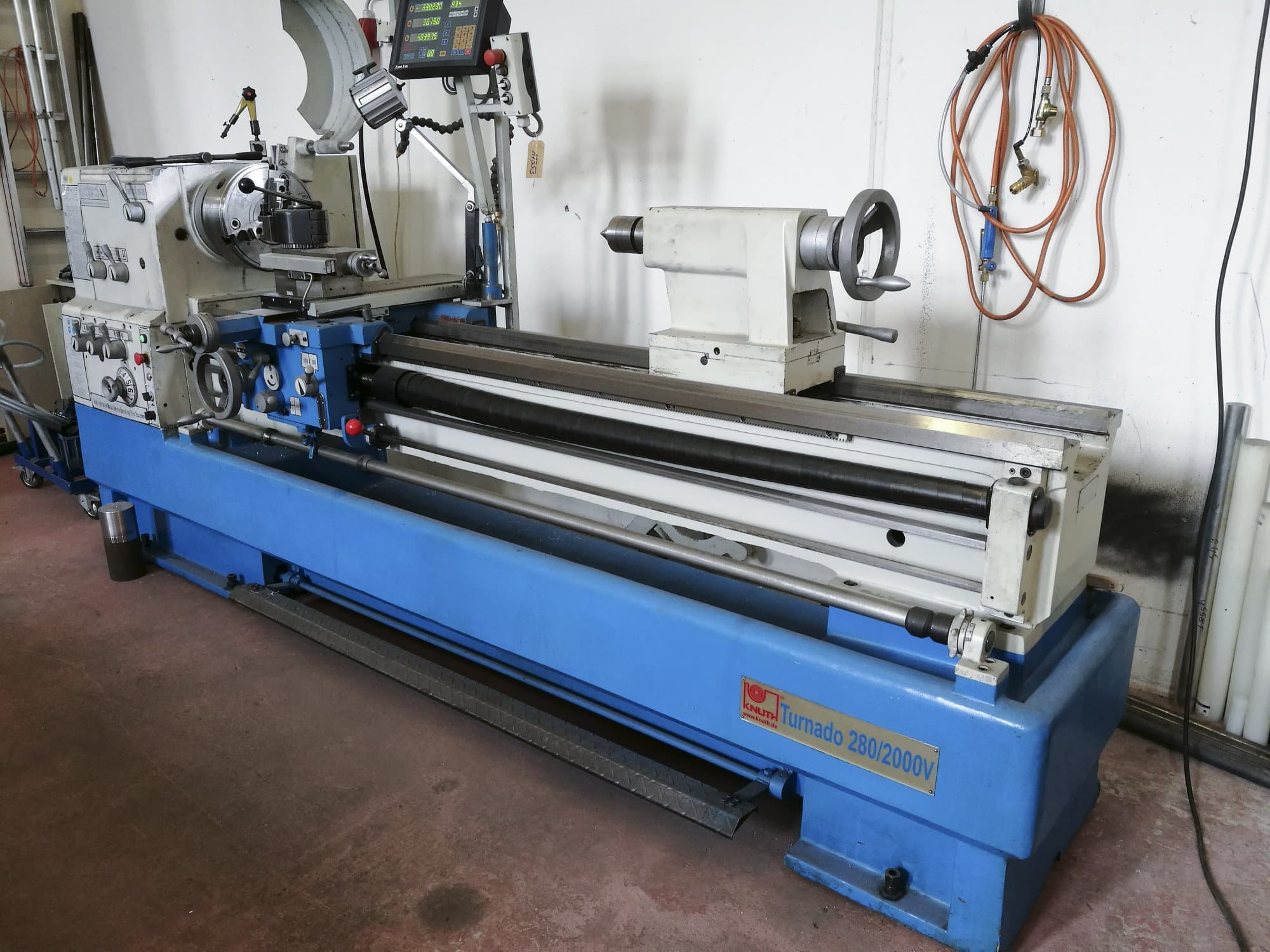 Koneen KNUTH Turnado 280/2000 V Oikea näkymä