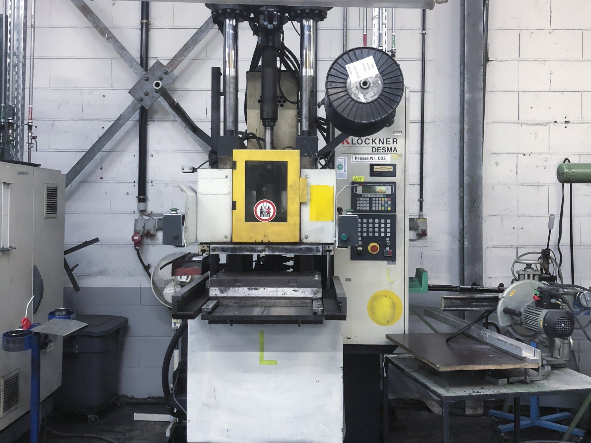 Koneen Kloeckner Desma 956.050 ZO Etunäkymä