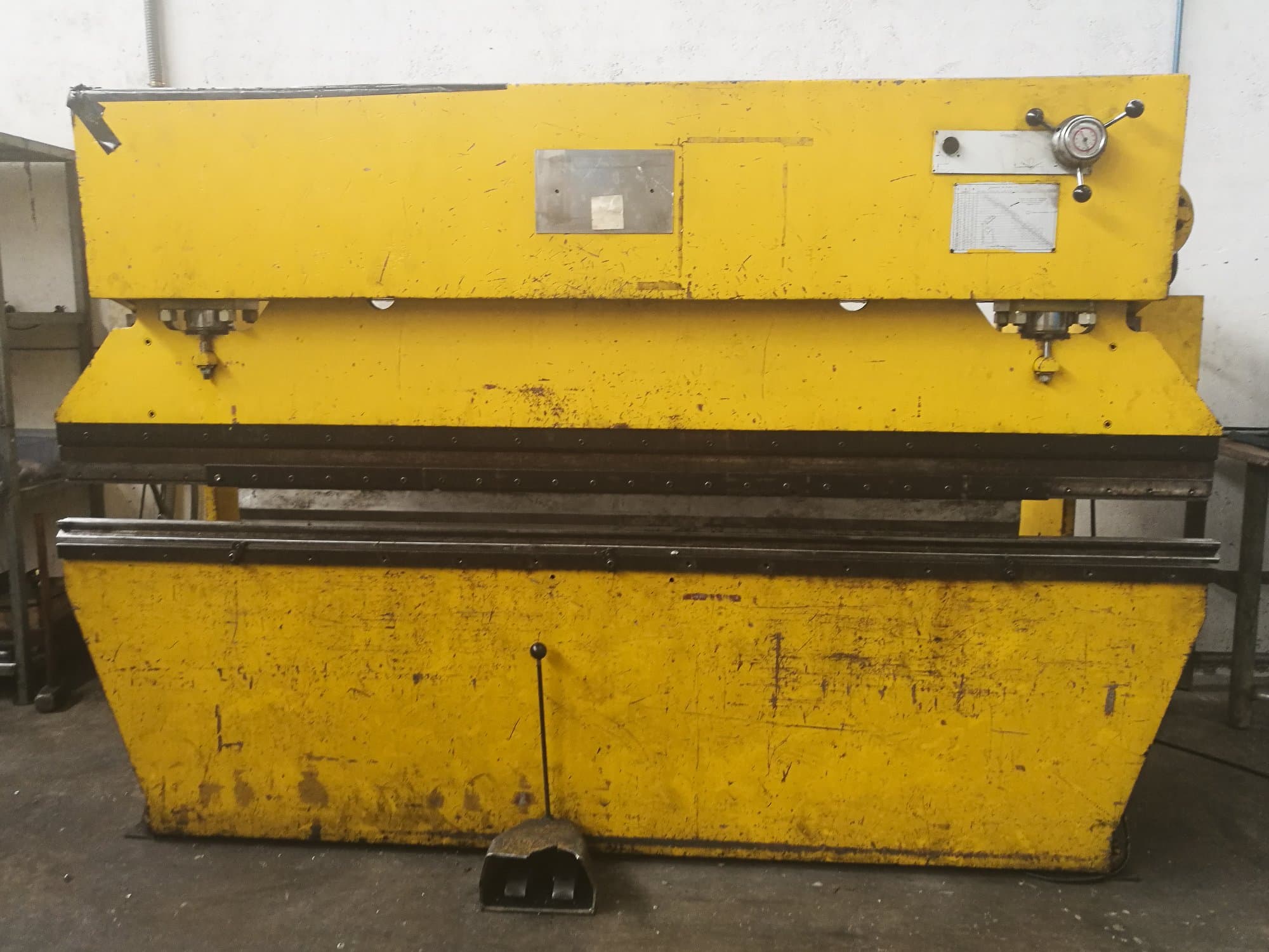 Koneen  Ajial etunäkymä75 Tn